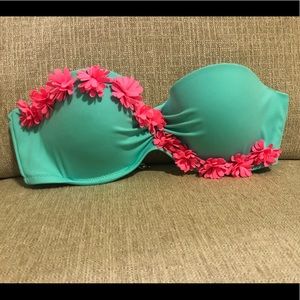 VS bikini top NWOT